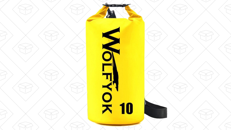 Bolsa de lona de 10L, $8 con código MT3BOY23